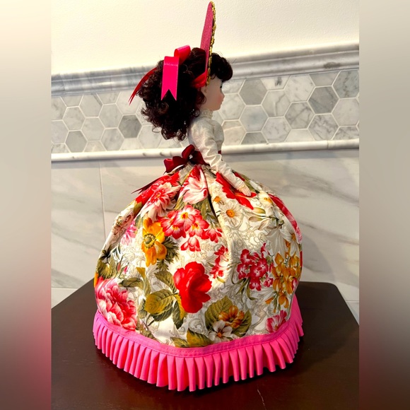 Tea Pot Cover  Doll - Picture 13 of 16